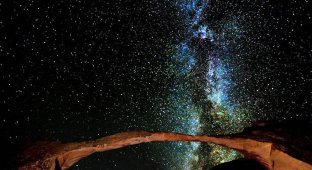 Млечный путь над пустыней (13 фото)