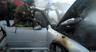 Как горит подержанный премиум: в Воронеже пьяный водитель сжег свою машину (5 фото + 1 видео)