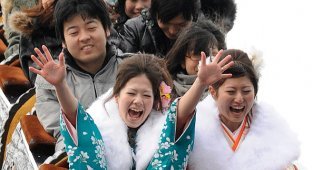 Как празднуют День совершеннолетия в Японии (22 фото)