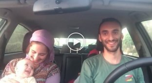 Израильская семья спела караоке на камеру