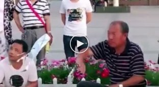 Китайский воздушный змей который запускают деды в свободное время