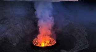 Кратер вулкана Нирагонго: путешествие к центру Земли (28 фото)