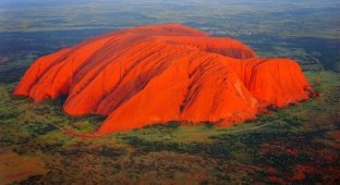 Красная гора, природа Австралии, гора Улуру, Айерс рок (3 фото + 1 видео)