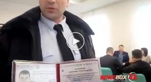 В Артеме помощника депутата Государственной Думы выгнали с заседания
