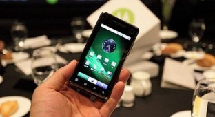 Motorola MOTOROI - анонс Android коммуникатора (5 фото)