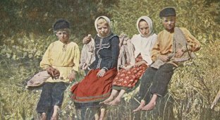 Как воспитывали дочерей в крестьянских семьях 100 лет тому назад: Что умела делать девочка 10 лет (9 фото)