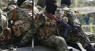 Украинские военные уничтожили камаз террористов, ехавших на ротацию