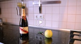 Как правильно открывать домашнее шампанское