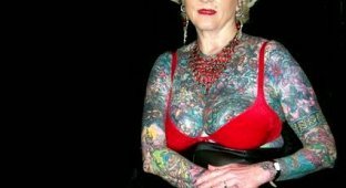 Самая татуированя женщина (28 фото) 18+