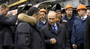 Необычное окружение Владимира Путина на ТВЗ (5 фото)