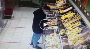 Ты не ты, когда видишь киндер-сюрприз. В Краснообске мужчина украл сладостей на 10 тысяч рублей