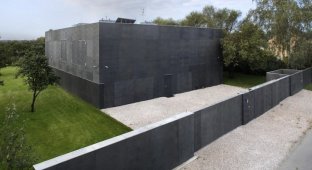 Спасись и сохранись: в Польше построили дом, который за три секунды становится бункером (16 фото)