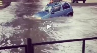 Автомобилисту на Оке не страшны потопы и наводнения