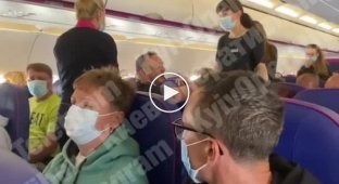 А как мне в ней дышать! Пассажир на авиарейсе из Ларнаки устроил скандал из-за маски