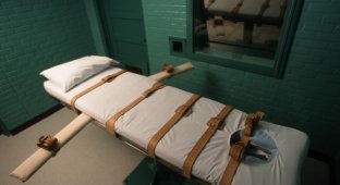 В США повторно казнят осужденного, которому не смогли ввести смертельную инъекцию (2 фото)