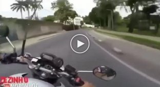 Когда не выбрал безопасную скорость для движения на мотоцикле