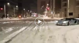 По снежному Токио на Lamborghini