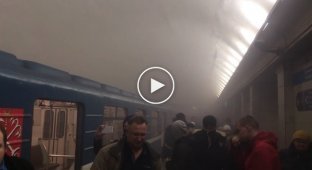 Задымление на станции метро «Сенная площадь» после взрыва