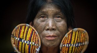 Девушкам народа чин делают уродующие тату на лице, чтобы их не похитили (16 фото)