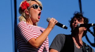Фестиваль музыки в стиле кантри «Stagecoach 2011» (20 фото)