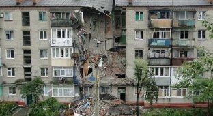 Быстро восстановленный дом в Славянске (2 фото)