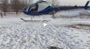 Девушка неудачно полетала на вертолете