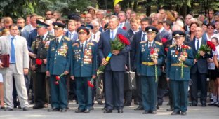 Когда адвокаты Януковича приведут на суд благодарных ветеранов