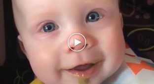 Эта мама начала петь для своего малыша, но такой реакции от крохи не ожидал никто!  
