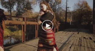 Танцы на мостике в селе Печера в винницкой области