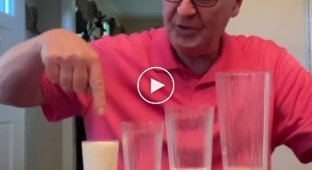 Интересный трюк четырех стаканов