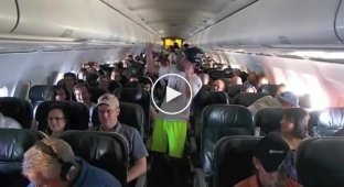Harlem Shake на борту самолета