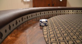 Крутой стол для покера (12 фотографий)
