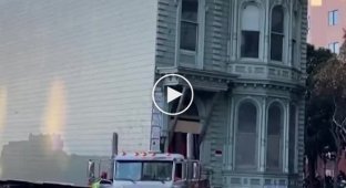 Мужчина из Сан-Франциско переехал вместе со своим домом