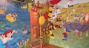Родители украсили комнату дочки рисунками из волшебных сказок, чтобы привить ей любовь к чтению (15 фото)