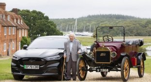101-летний мужчина сел за руль электрического Ford, спустя 90 лет после того, как впервые проехал на Model T (5 фото + 1 видео)