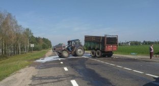 В Беларуси тракторист не пропустил фуру и погиб (5 фото + 1 видео)