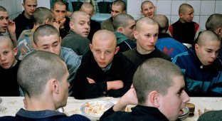 Как живут малолетние заключенные в сибирских колониях (26 фото)