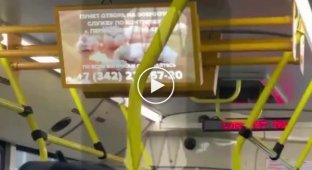 В автобусах Перми приглашают на контрактную службу через ролики с Z-символикой