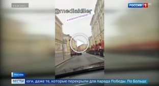 Наглый заезд по Тверской. Мажор устроил гонки по перекрытым перед парадом улицам