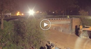 Красивое видео возведение моста