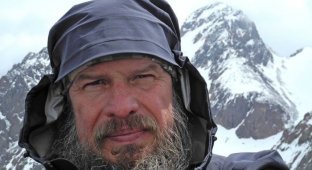 На афише голливудского фильма «Эверест» оказалось фото пика Чапаева, сделанное священнослужителем из Алматы (8 фото)