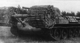 Танк Т-34 с фашинами (4 фото)