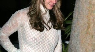 Бритни Спирс в прозрачной блузке (3 огромные фотографии)