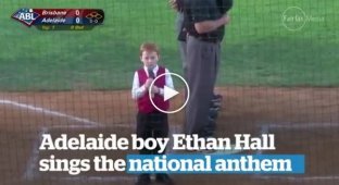 Невзирая на икоту мальчик спел национальный гимн Австралии