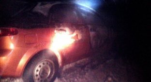 Сожгли автомобиль оператора дорожных камер (1 фото)