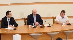 Лукашенко огласил планы Запада и призвал белорусов сплотиться, чтобы отстоять суверенитет страны (2 фото + 3 видео)