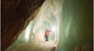 Ледовые пещеры со всего мира (25 фото)