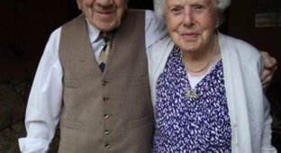 Британская пара отмечает 82-ю годовщину свадьбы (4 фото)