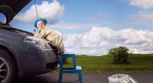 Швед фотографирует свою дочь в самых безумных ситуациях (12 фото)