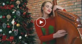 Известные новогодние песни в украинской интерпретации
